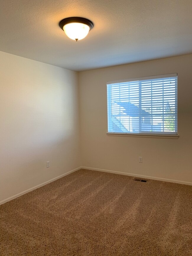 Photo - Spacious 3 Bedroom Home in Heron Pointe Subdivision in South Loveland/Berthoud!