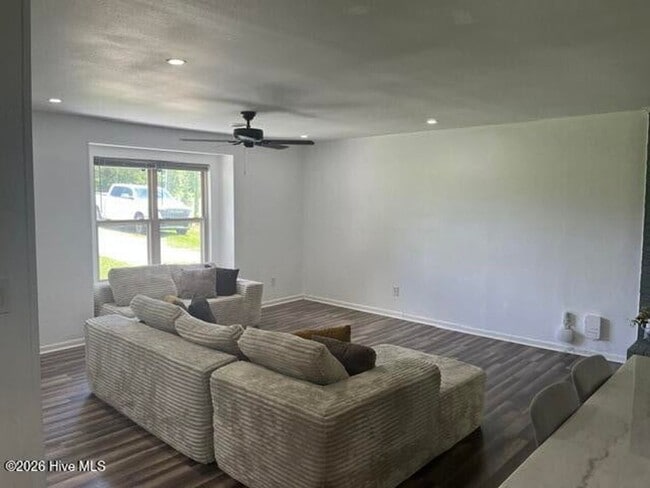 Photo - 1312 Wolf Swamp Rd