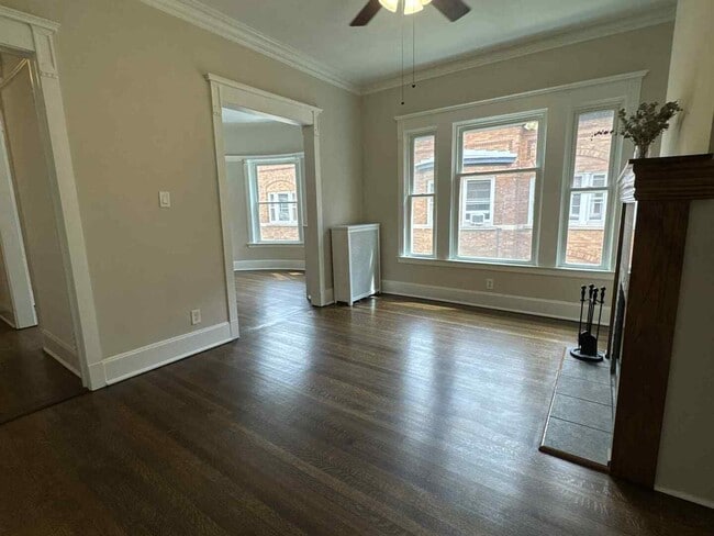 Photo - 631 W Barry Ave Unidad 3G