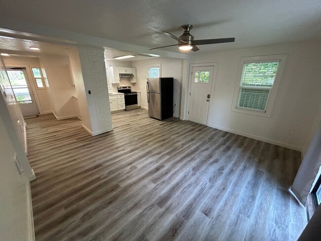 Photo - Cute 3 Bedroom, 1 Bathroom Home in Sunset Hill!