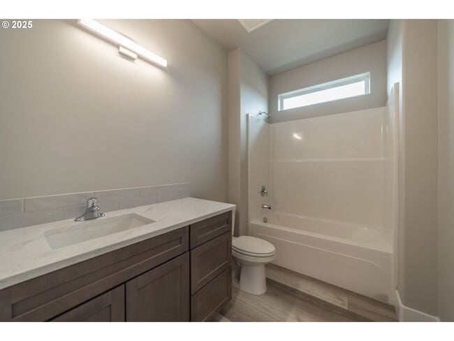 Photo - Stunning South Hill Home in Umatilla!!