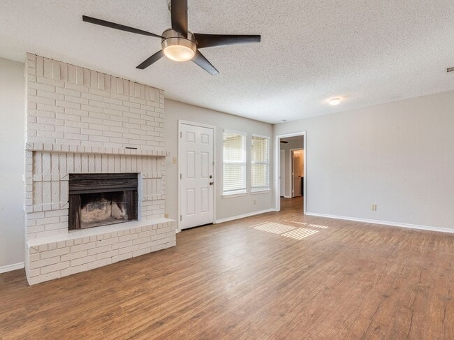 Photo - 1110 Hyridge St