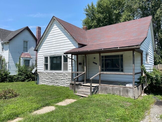 Building Photo - 820 E Main St Rental
