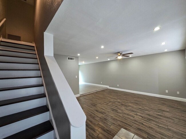 Photo - Arlington Townhome - 3 Bedroom 2.5 Bath