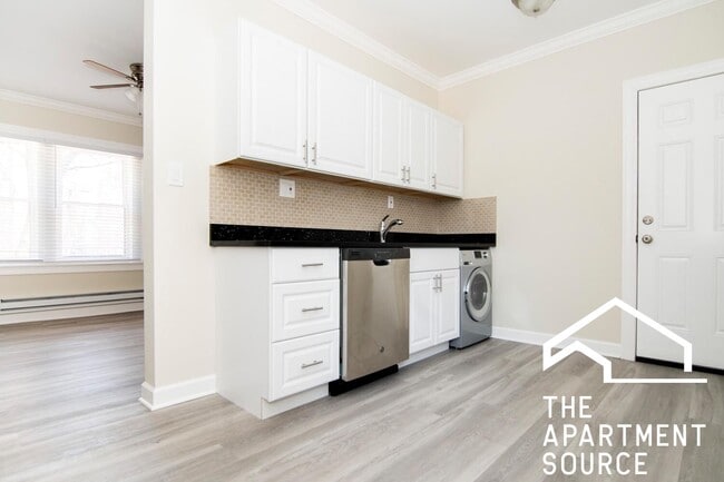 Photo - 648.5 W Roscoe St Unit 1N