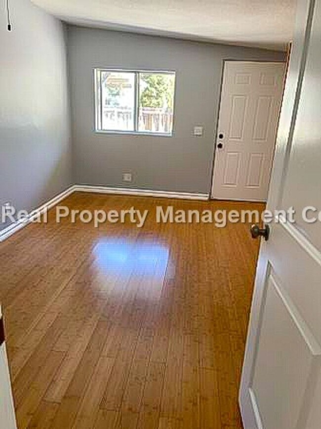 Photo - 17003 Chestnut Ave Unidad A