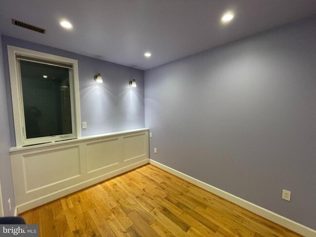 Photo - 2442 20th St NW