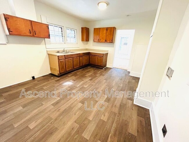 Photo - 1500 Bradt St