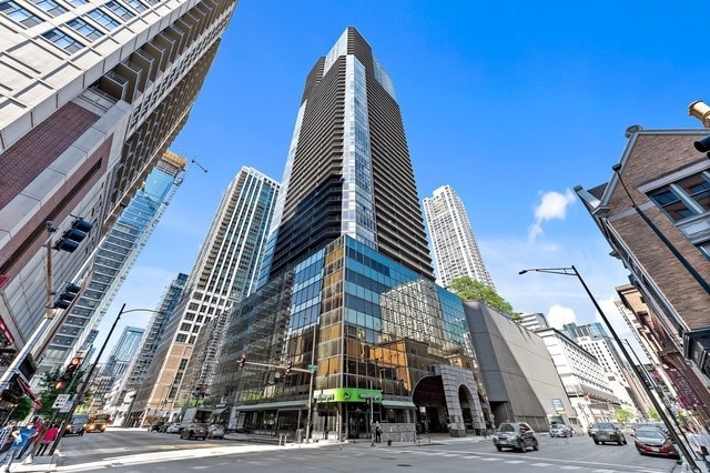 Building Photo - 10 E Ontario St Unit 1303