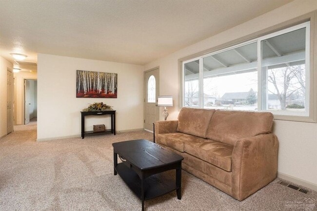 Photo - 1444 NW Canyon Dr