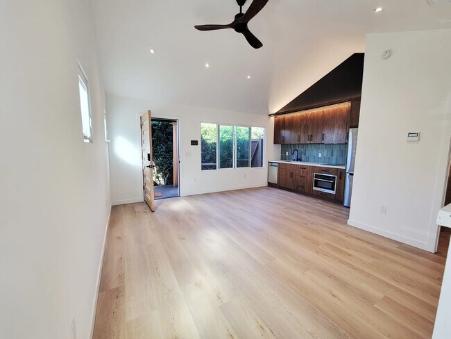 Photo - 1148 N Genesee Ave