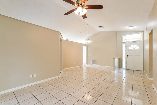 Photo - 1418 Mona Dr