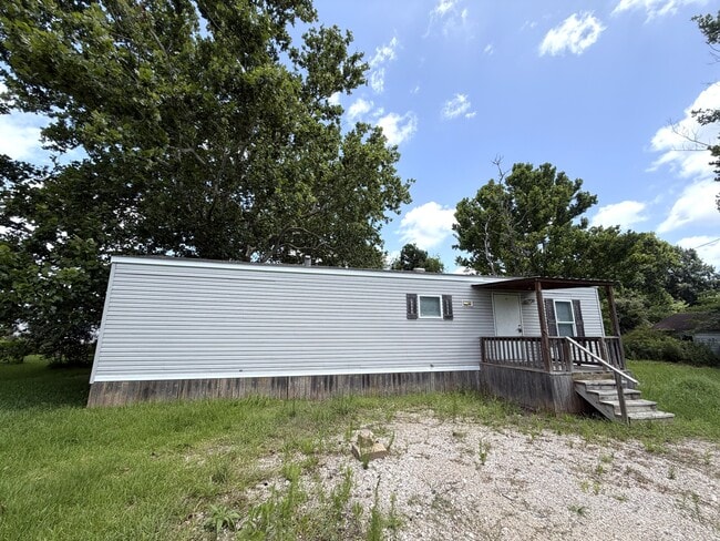 Building Photo - 385 Bear St