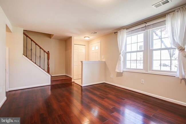 Photo - 6324 Lightburn Ct