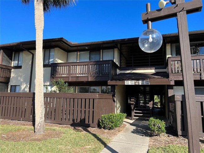 Building Photo - 40 Club House Dr Unit 106