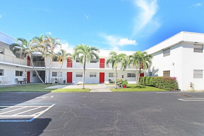 Photo - 402 Lake Shore Dr Unidad 207