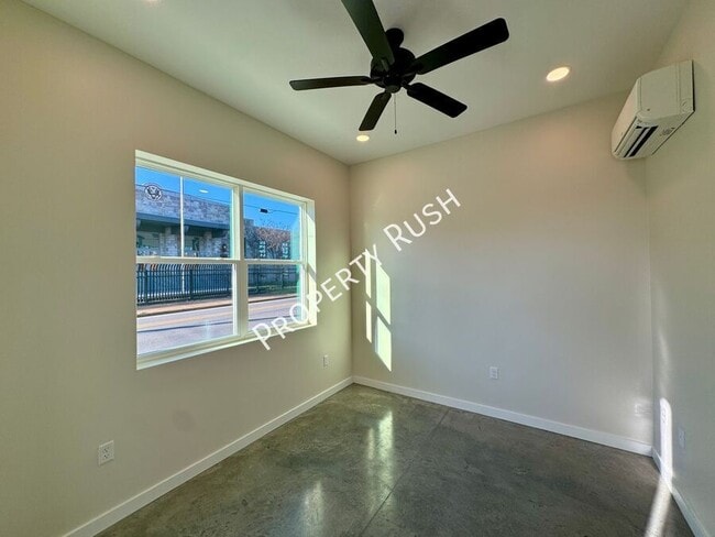 Photo - 1865 Zeta Way