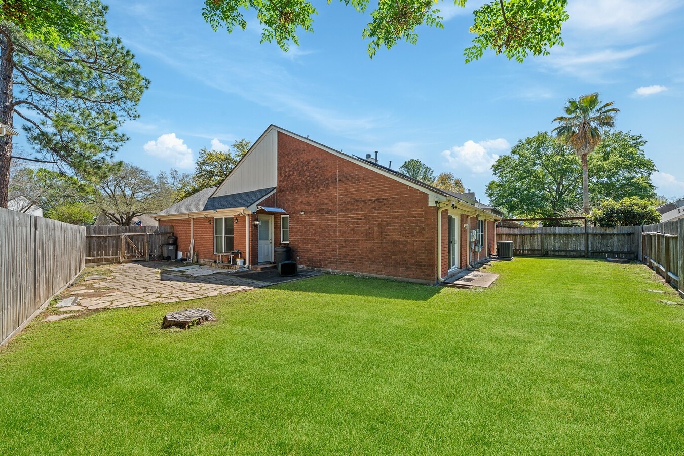 Photo - 9915 Villa Verde Dr