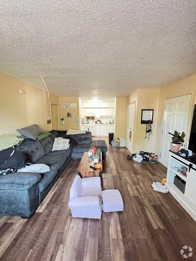 Building Photo - Renovated 2 Bedroom Apartment - AVAILABLE ... Unit 1516 N 16th St - 1