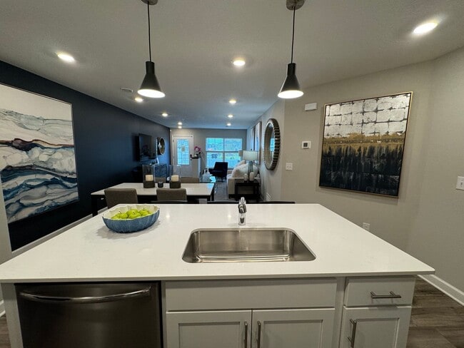 Photo - Immaculate 3BD/ 2BA Townhome in Rosemount Available!