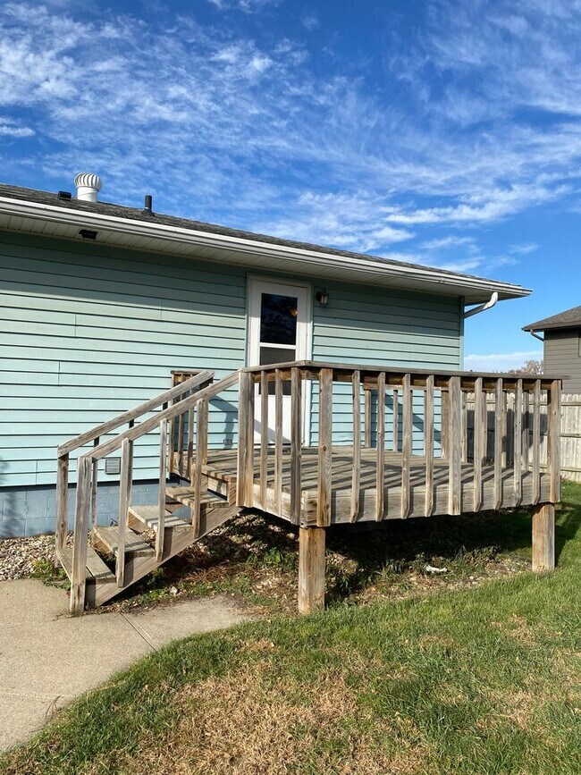 Photo - 818/820 6th St NE Unit 820