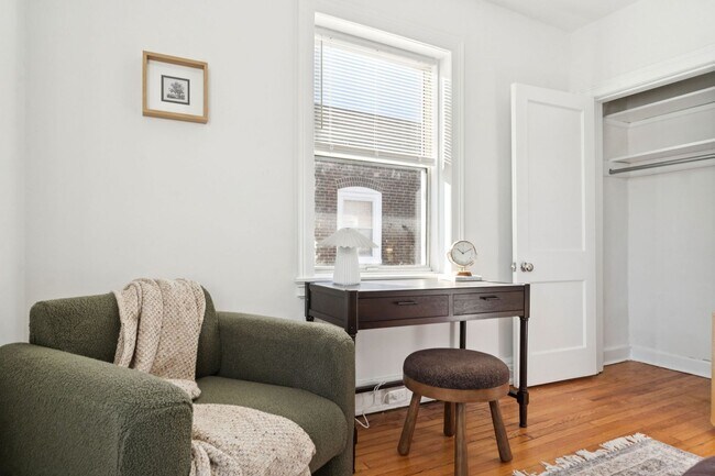 10 Montgomery
