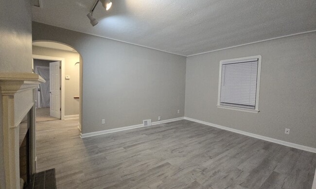 Photo - 10604 McCracken Blvd