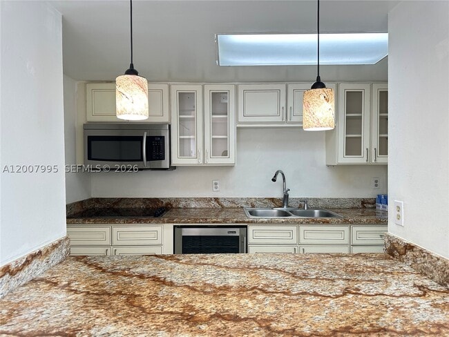 Building Photo - 802 NW 87th Ave Unit 315