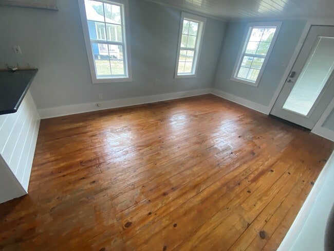 Photo - 289 Sherwood Rd