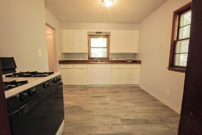 Photo - 2731 SE Massachusetts Ave