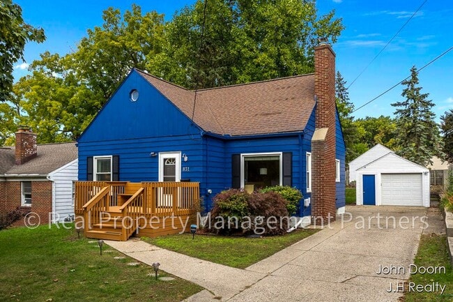 Building Photo - Spacious 3-Bedroom Home in Alger Heights –...
