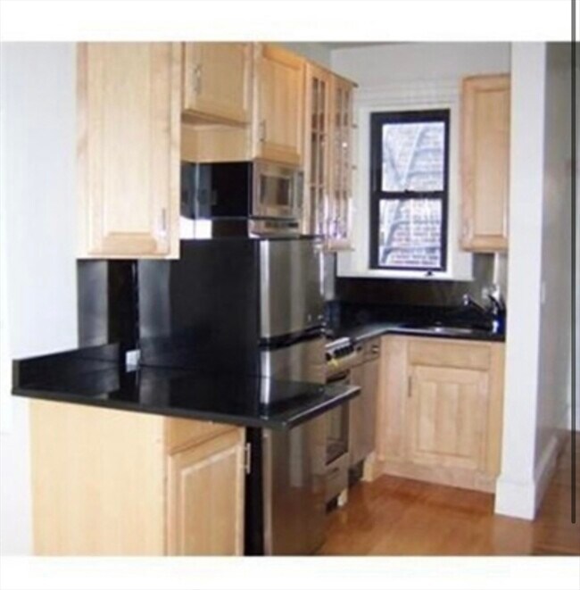 Building Photo - 75 Burbank St Unit 404 Rental