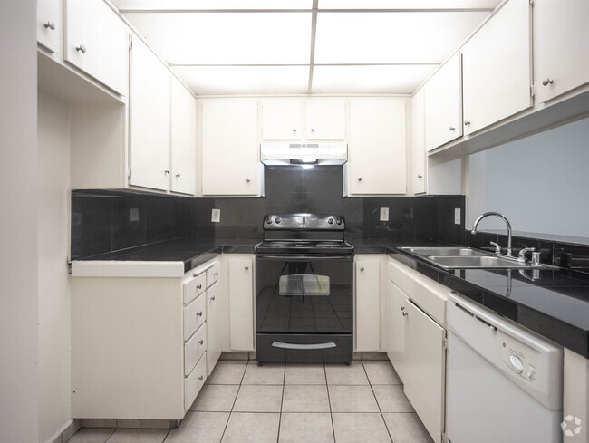 Green Valley Circle Apartments