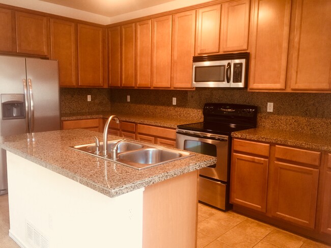 Kitchen - 8510 Canyon Rim Trail Townhome