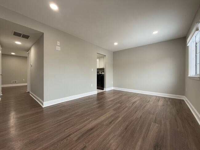 Photo - 2819 Banks Ct