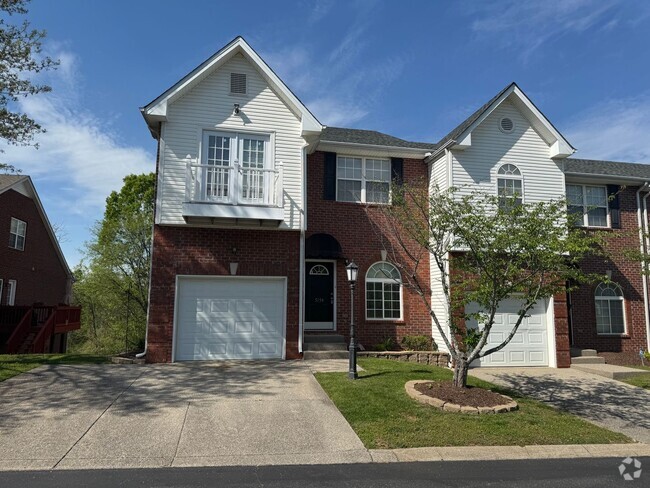 Building Photo - Spacious 3-Bedroom Townhouse in a Prime He...