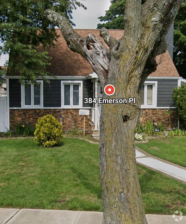 Building Photo - 384 Emerson Pl Unit Walkin Level Rental