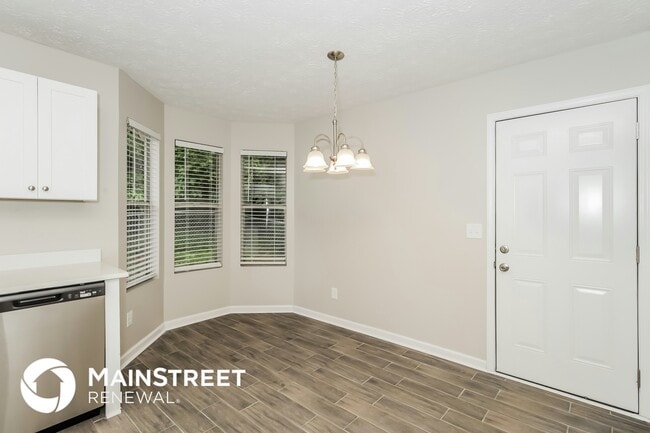 Photo - 2970 Deleher Ct SE