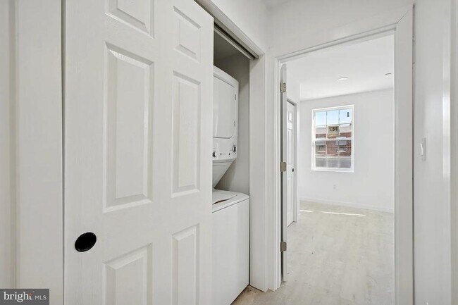 Photo - 52 N 51st St