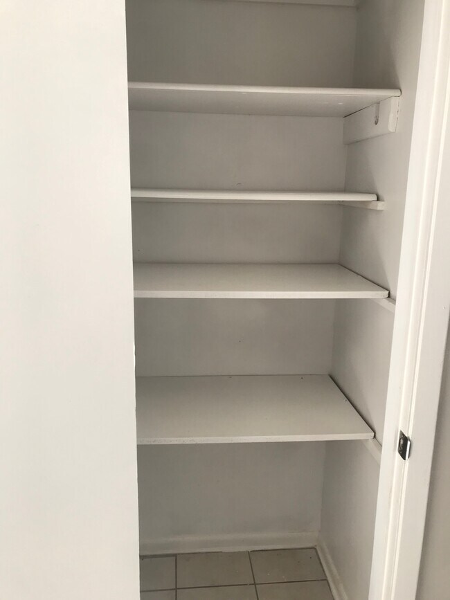 Shade Tree Apartment Homes Giddings, TX