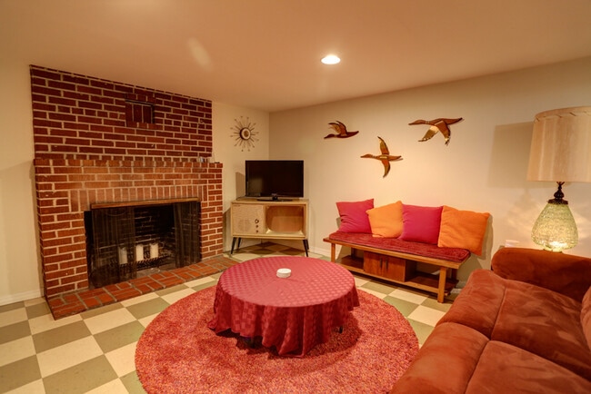 Building Photo - 5324 NE Rodney Ave Rental