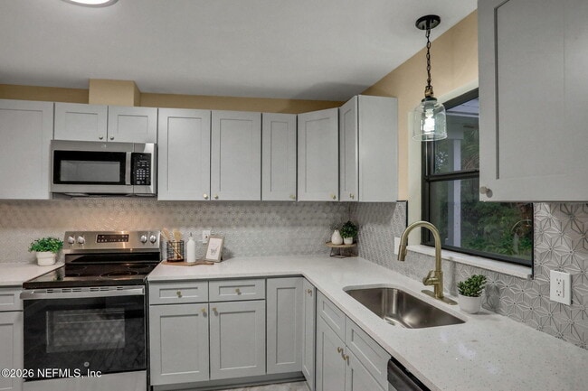 Photo - 2138 Larry Dr