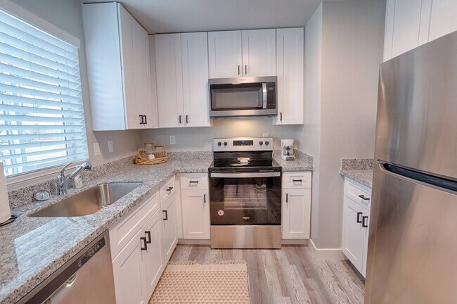 Photo - 1110 W Woodland Lake Rd Unit C