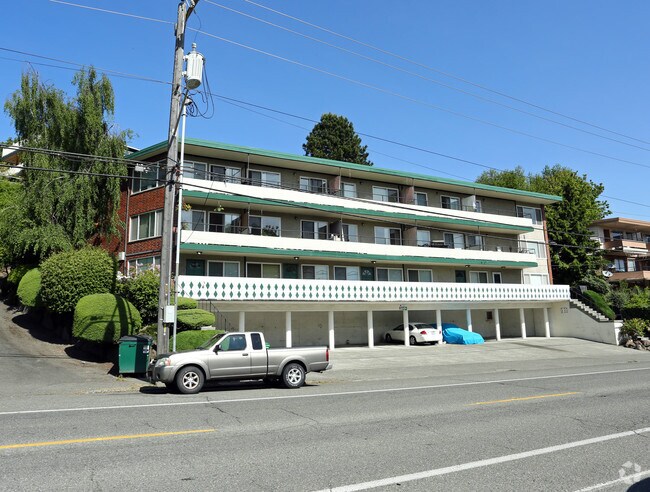 Photo - 2501 Thorndyke Ave W