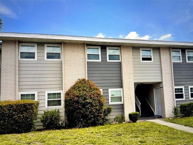 Building Photo - 837 Sky Lake Cir Unit C