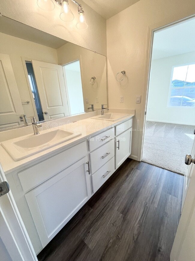 Photo - 356 Halisan Ct