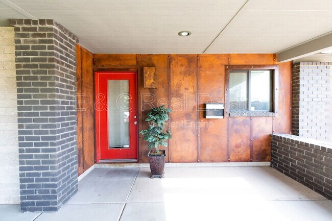 Photo - 730 E Solana Dr