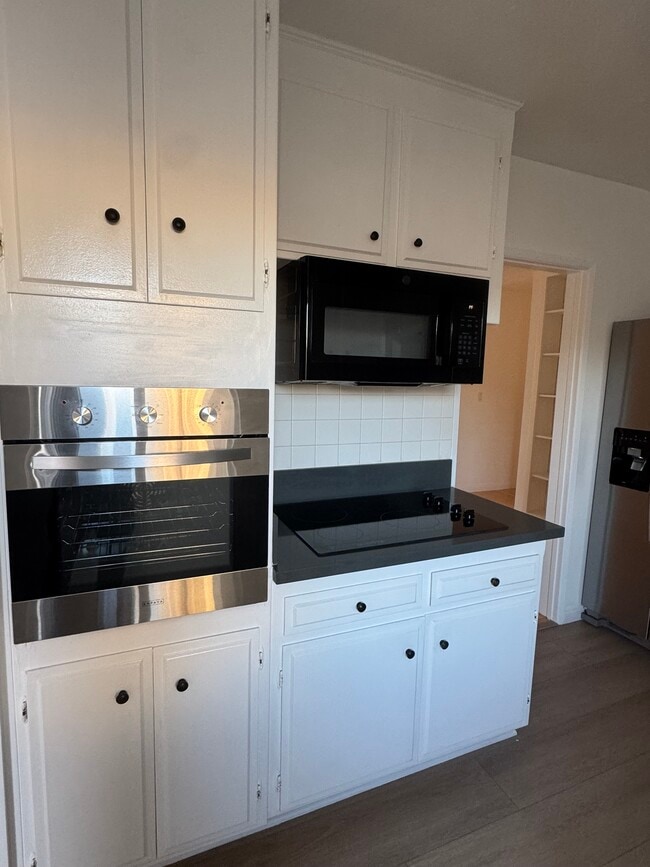 Kitchen with Built-ins - 2803 Arizona Ave