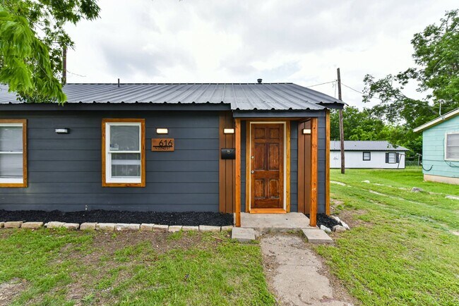 Photo - Beautifully Renovated 1BR Duplex with Marble Shower & Natural Light