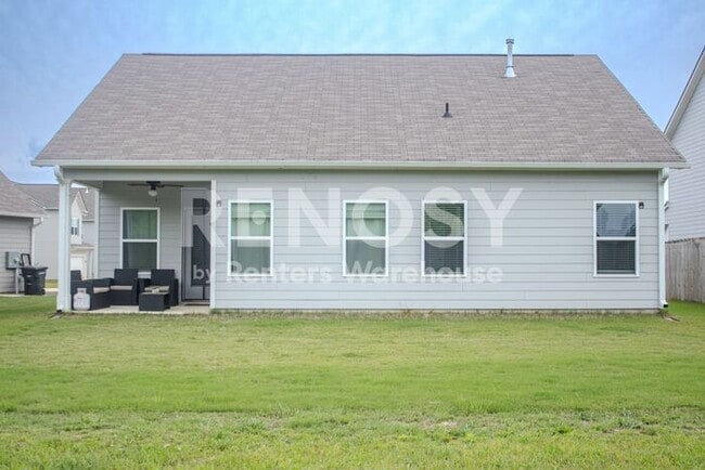 Building Photo - Stunning 3-bedroom 2-bath 1 level home